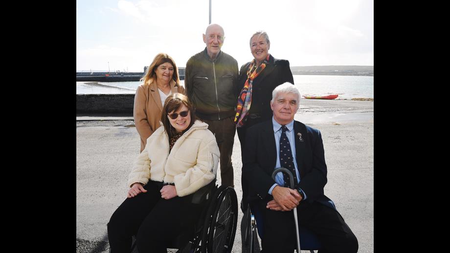 Nora O’Donnell, Padraic O’Tuairisg, RNLI Head of Region Anna Classon. Front Row: Michelle O’Donnell and Lifeboat Operations Manager for the Aran Islands RNLI Michael T. Hernon.