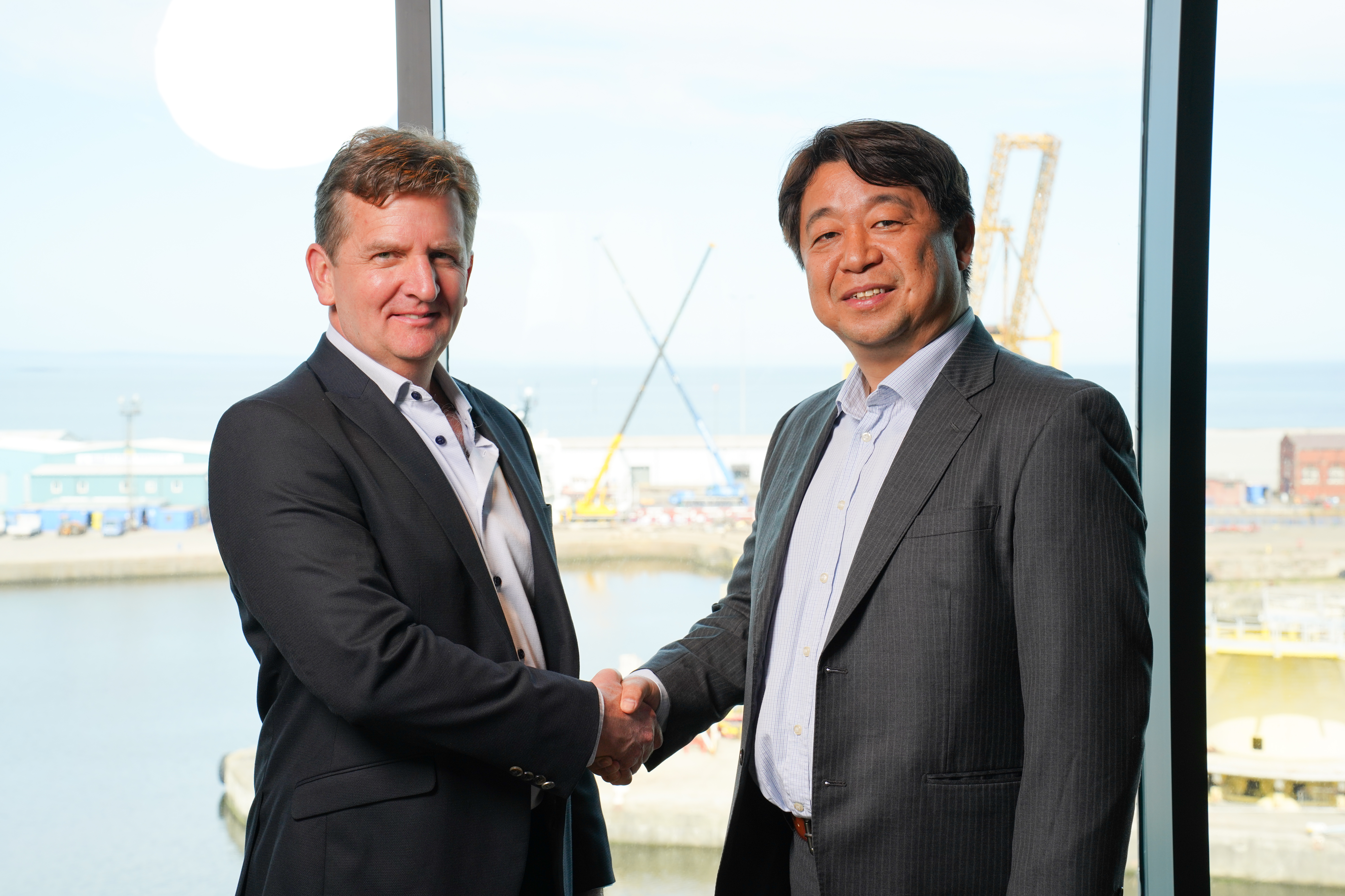 Image of Subseamicropiles and Itochu Steel shaking hands